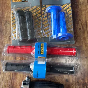 Lot of 4 grips and a throttle