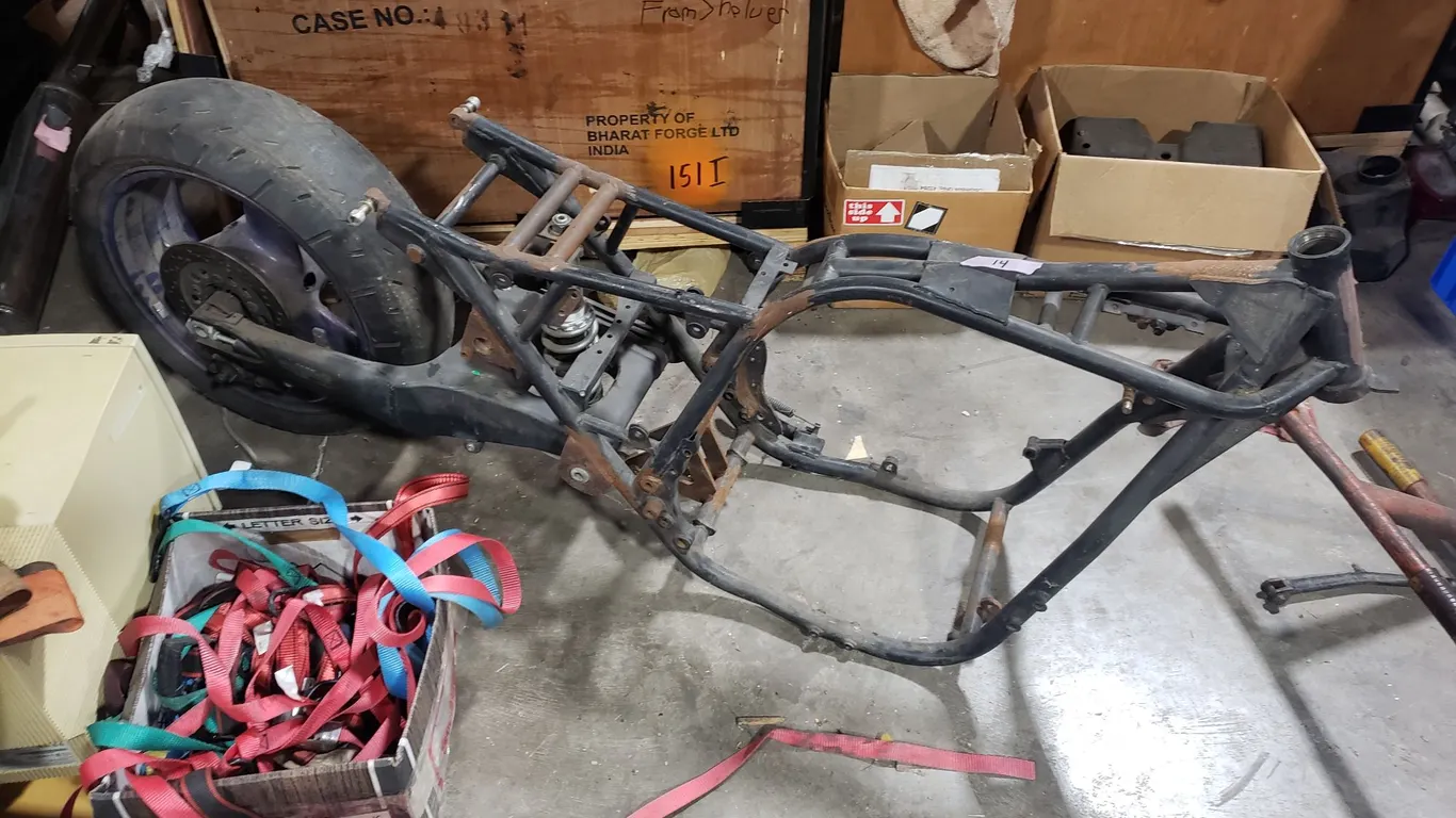 Z1 Dragbike frame with swingarm and wheel