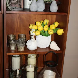 Candles, Florals & Décor