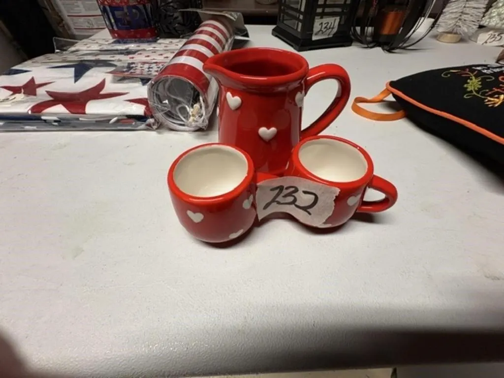 PITCHER & CUPS
