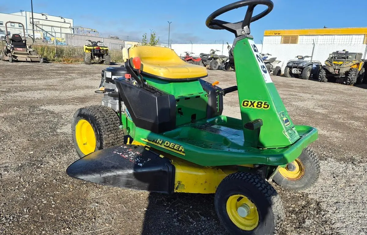John Deere GX85 Mini Riding Lawn Mower
UNRESERVED