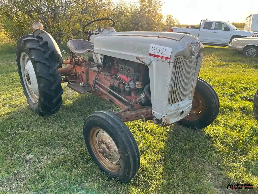 1953 Ford Golden Jubilee Tractor (Non-Runner)
UNRESERVED