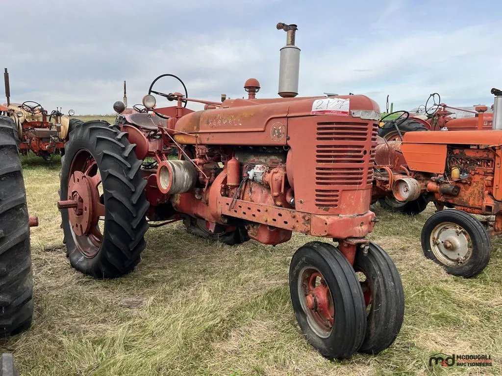 McCormick Farmall M Tractor (Non-Runnner)
UNRESERVED