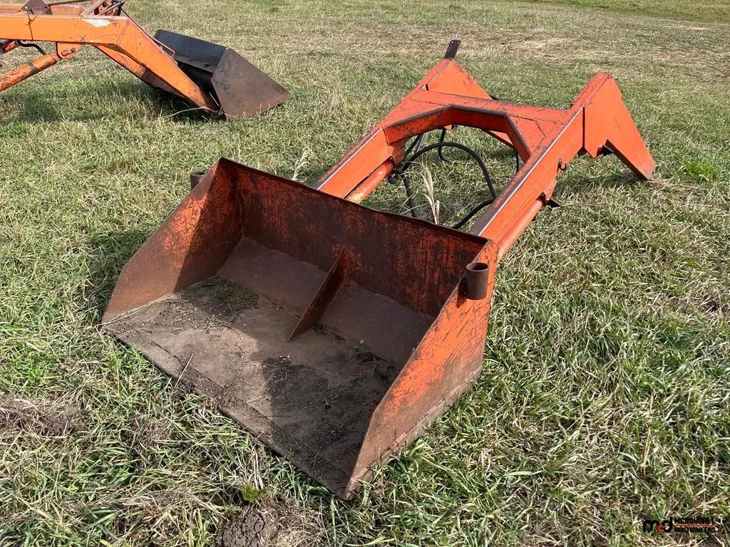 Tractor Front-End Loader Attachment
UNRESERVED
