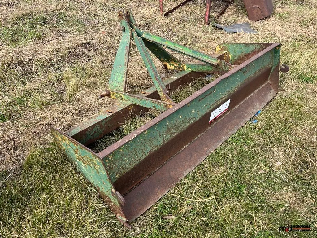 67'' 3-Point Box Blade
UNRESERVED