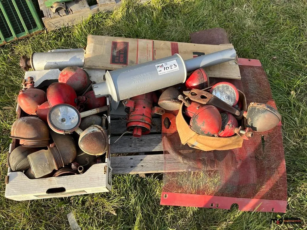 Assorted Massey Harris and International Vintage Tractor Parts
UNRESERVED
