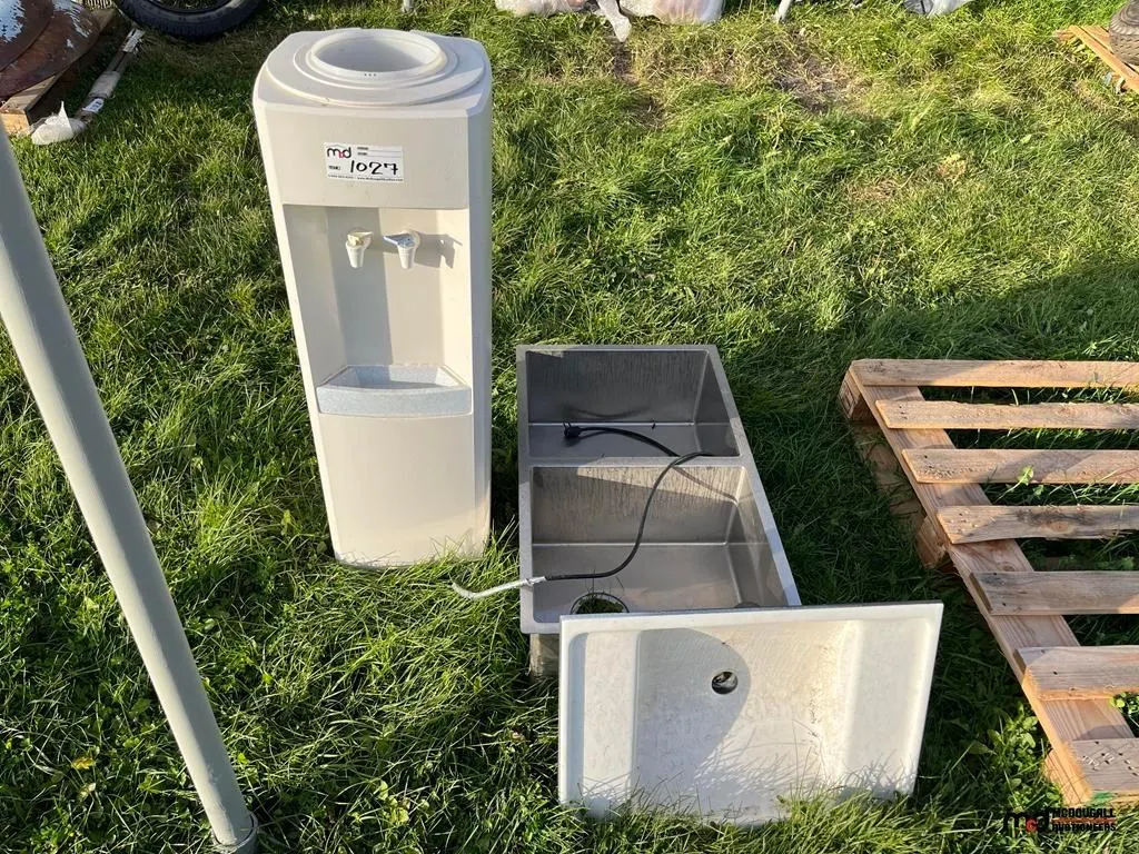 (2) Assorted Kohler Stainless Steel Sink and Water Dispenser
UNRESERVED
