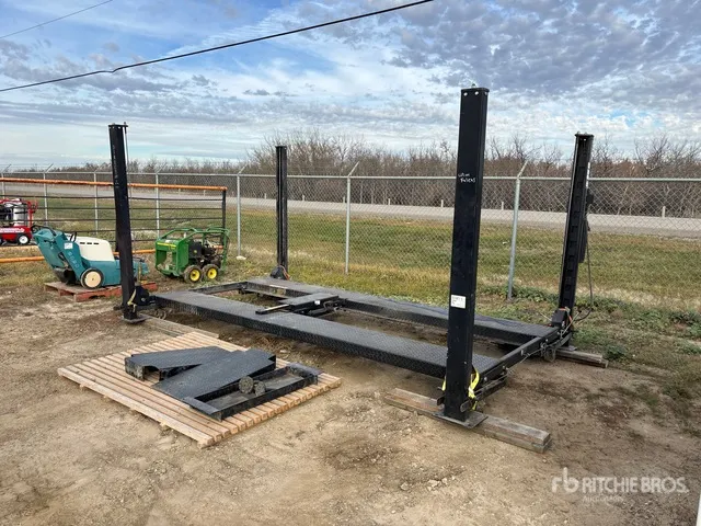 4 Post 14 ft x 8 ft Vehicle Lift