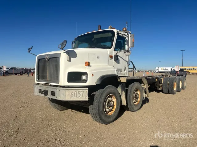 2008 International PayStar 5600i 10x6 Cab and Chassis