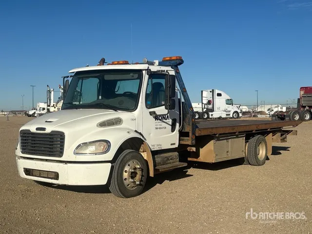 2005 Freightliner M2 Roll-Off Truck