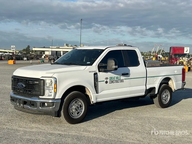 2024 Ford F-250 XL 4x2 Extended Cab Pickup