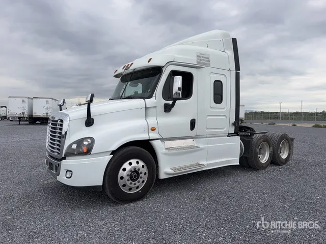 2018 Freightliner Cascadia 125 6x4 Tractocamion con Dormitorio / T/A Sleeper Truck Tractor