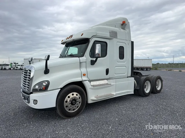 2018 Freightliner Cascadia 125 6x4 Tractocamion con Dormitorio / T/A Sleeper Truck Tractor