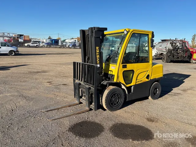 2019 Hyster H90FT 9000 lb Cushion Tire Forklift