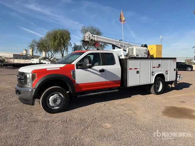 2019 Ford F-550 XL 4x4 Extended Cab Service Truck