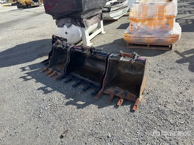 Quantity of (4) Digging Mini Excavator Buckets