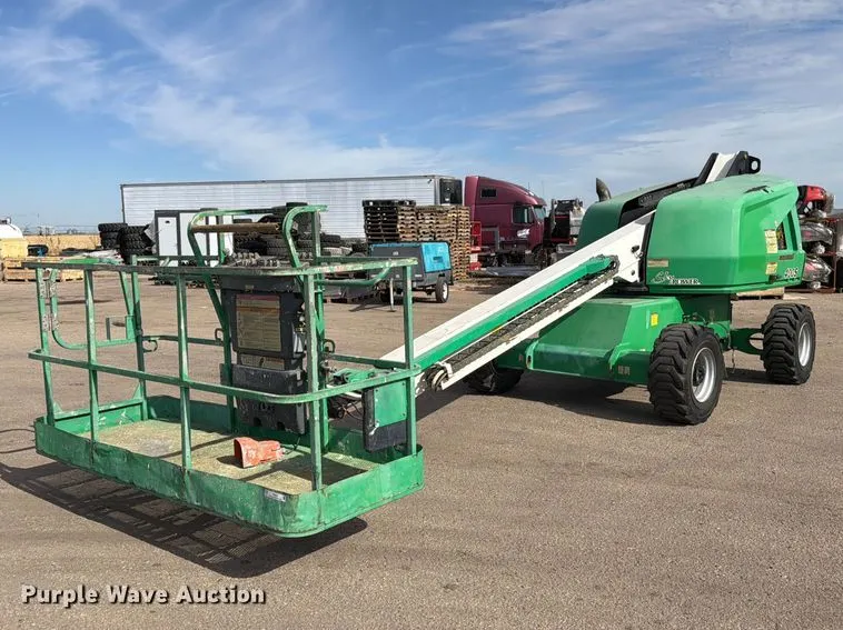 2017 JLG 400S boom lift