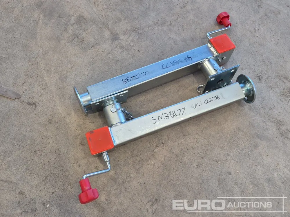 Unused 1300Kg Side Winding Jack Stands (2 of)