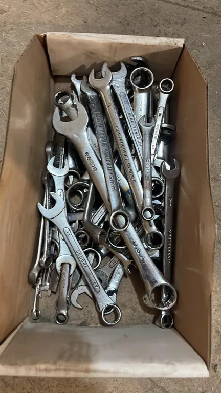 Misc lot of metric wrenches