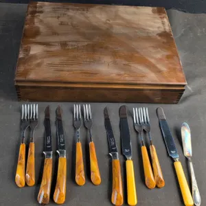 Stramaster De Luxe Stainless Tableware Set In Walnut Chest