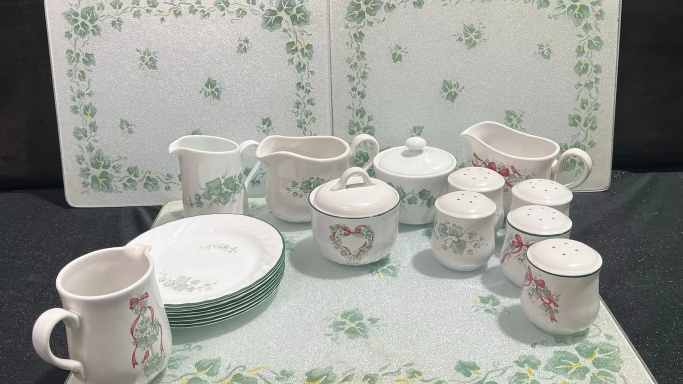 Porcelain Tableware Set With Ivy Motif, 3 Glass Cutting Boards