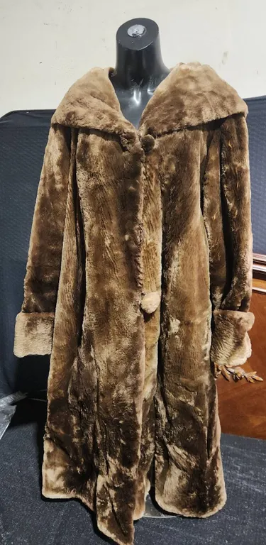 Brown Full-Length Fur Coat with Wide Collar