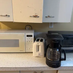 Kitchen Appliance Lot: Microwave, Toaster, Proctor Silex Coffee Maker, Euro-Pro Toaster Oven