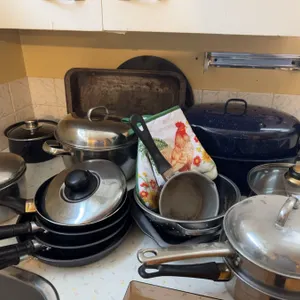 Cookware: Pots, Pans, Roaster, Lids, Strainer, Oven Mitts