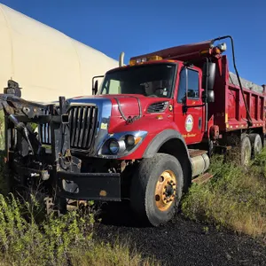 (#1) 2009 International WorkStar 7500 Dump Truck with Sander Body