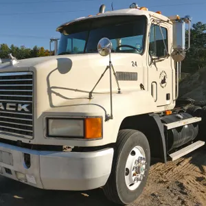(#1)  1995 Mack CH613 Tractor Truck