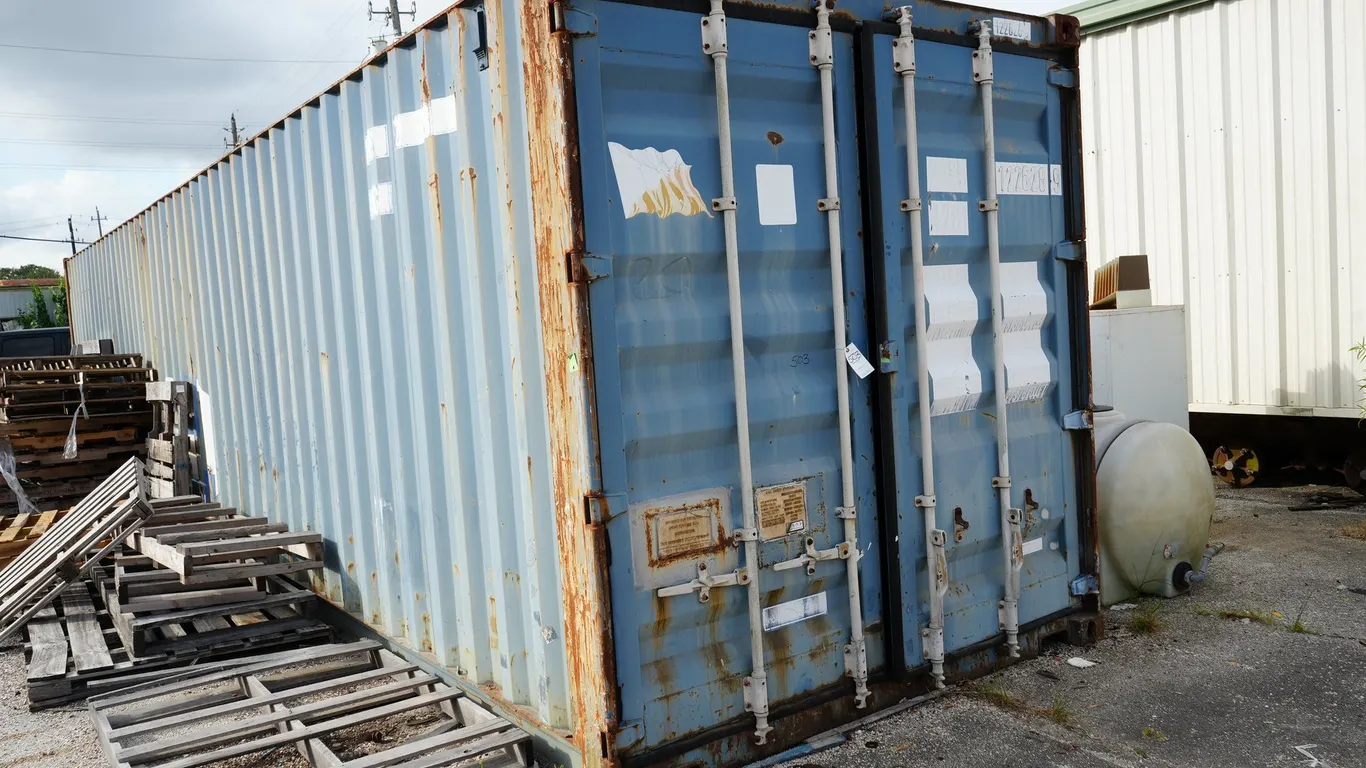 40' Metal Shipping Container
