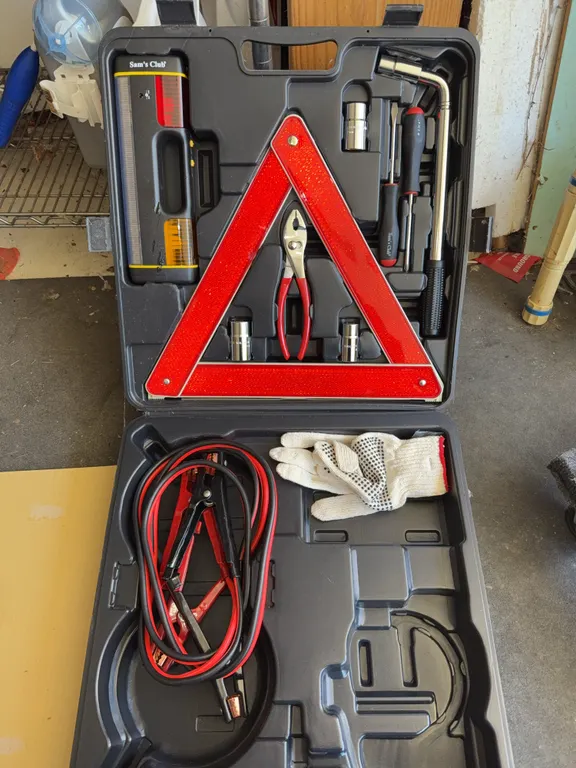 Sam’s Club auto emergency kit