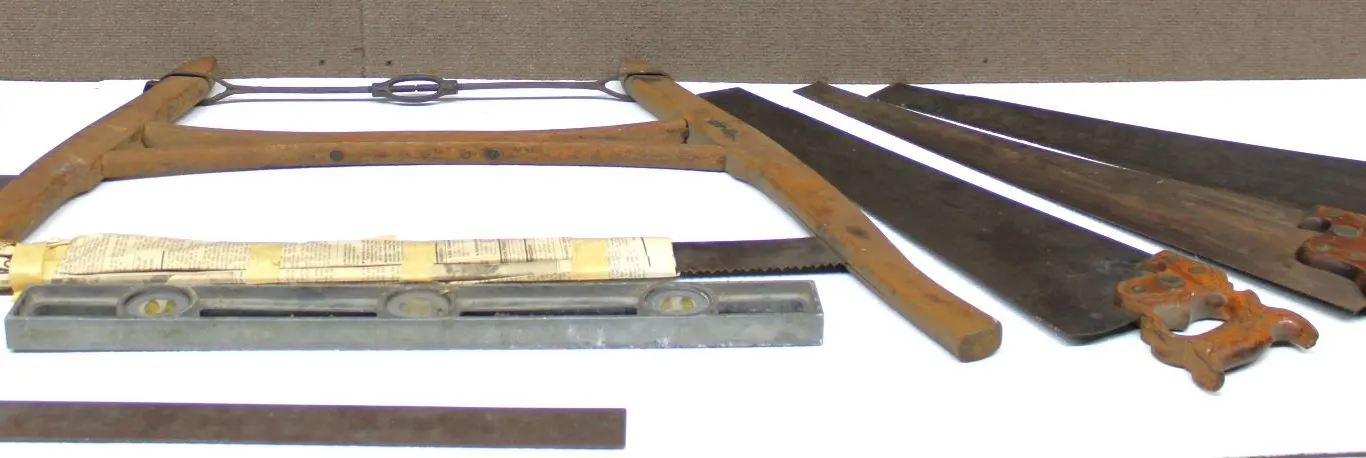 Hand Saws, Level, and Carpenter Tools