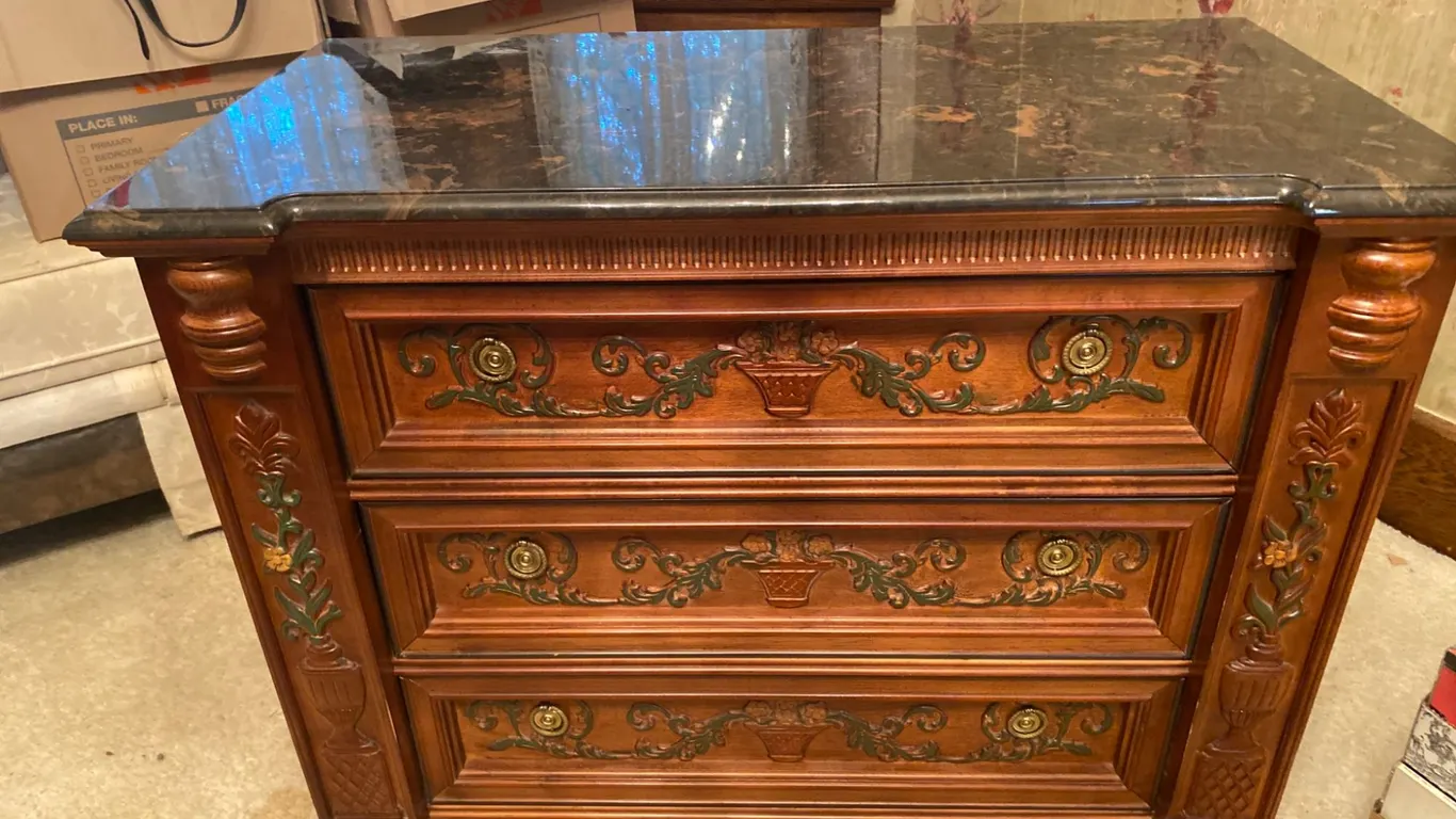 Pulaski Furniture Bachelor’s Chest With Marble Top