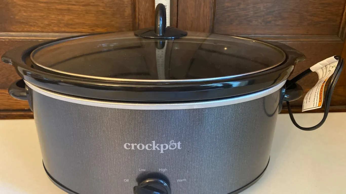 Electric Crockpot Slow Cooker With Glass Lid, Modern Era