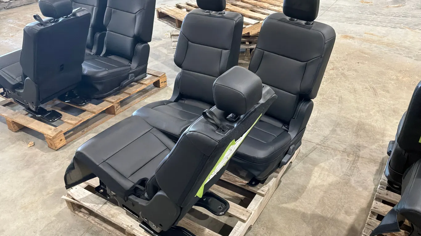 2020-2026 FORD EXPLORER 2ND ROW SEAT SET