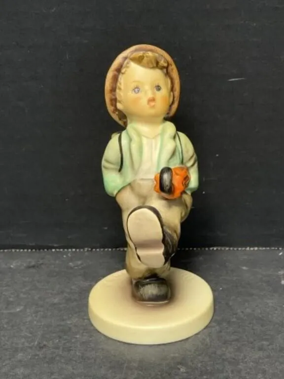 1991 Final Issue Goebel Figurine - Globe Trotter