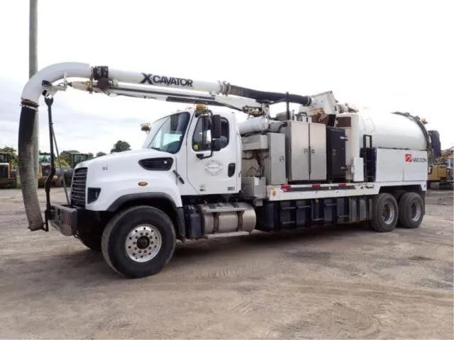 VACCON Xcavator On 2015 Freightliner 114SD T/A 1FV
