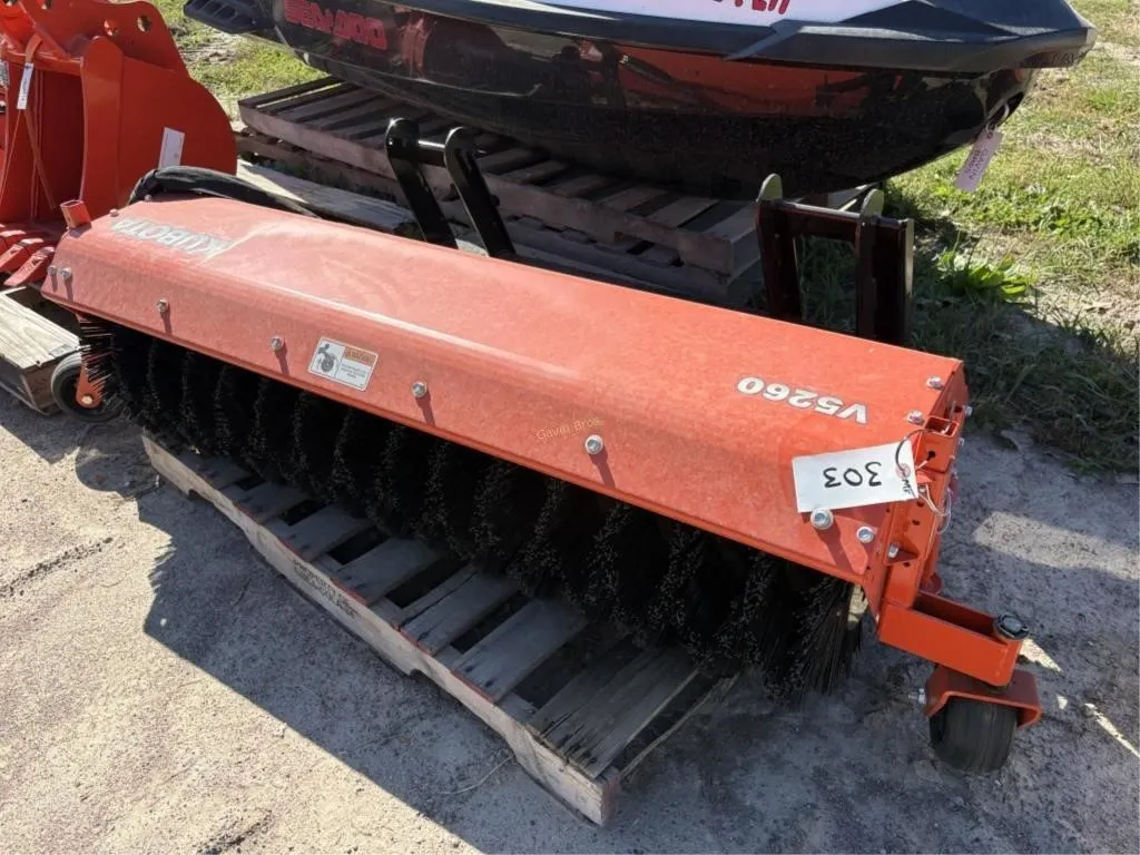 Kubota V5260 Universal Attach Broom