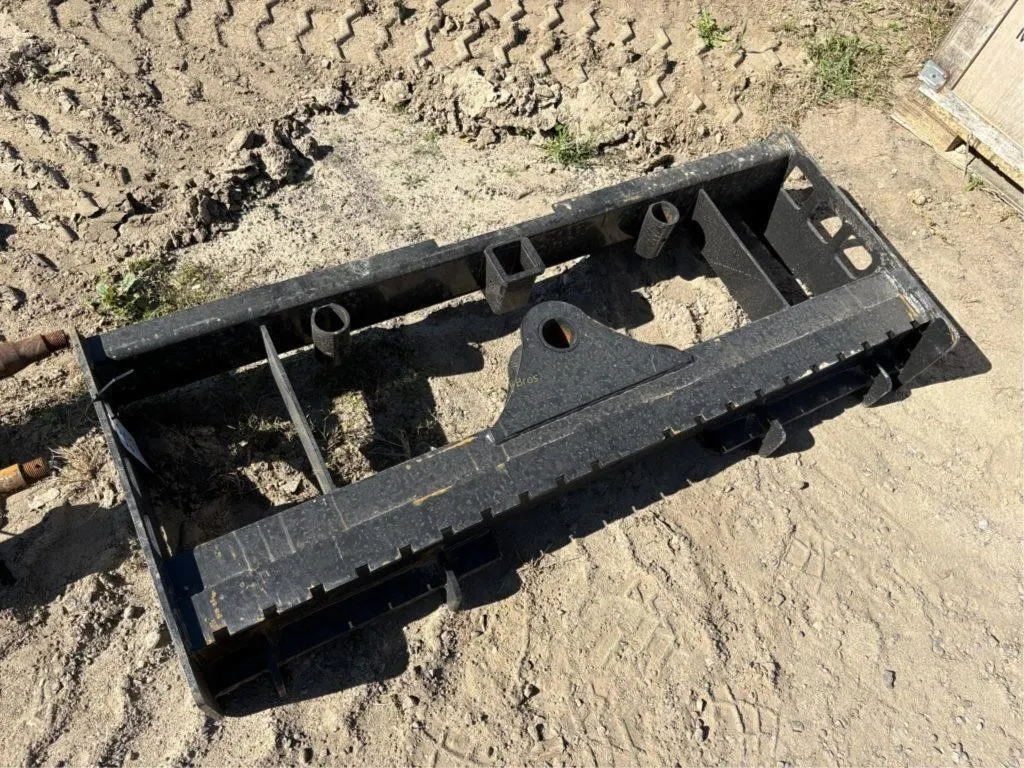 3pt/Universal Attach Bale Spear Plate?