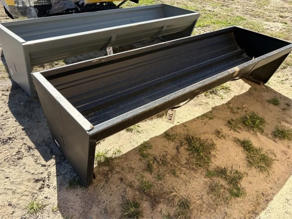 90" Metal Feeder