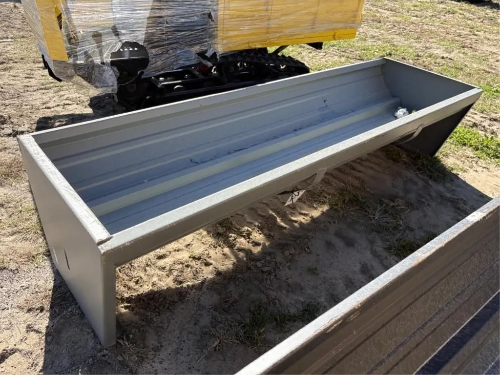 90" Metal Feeder