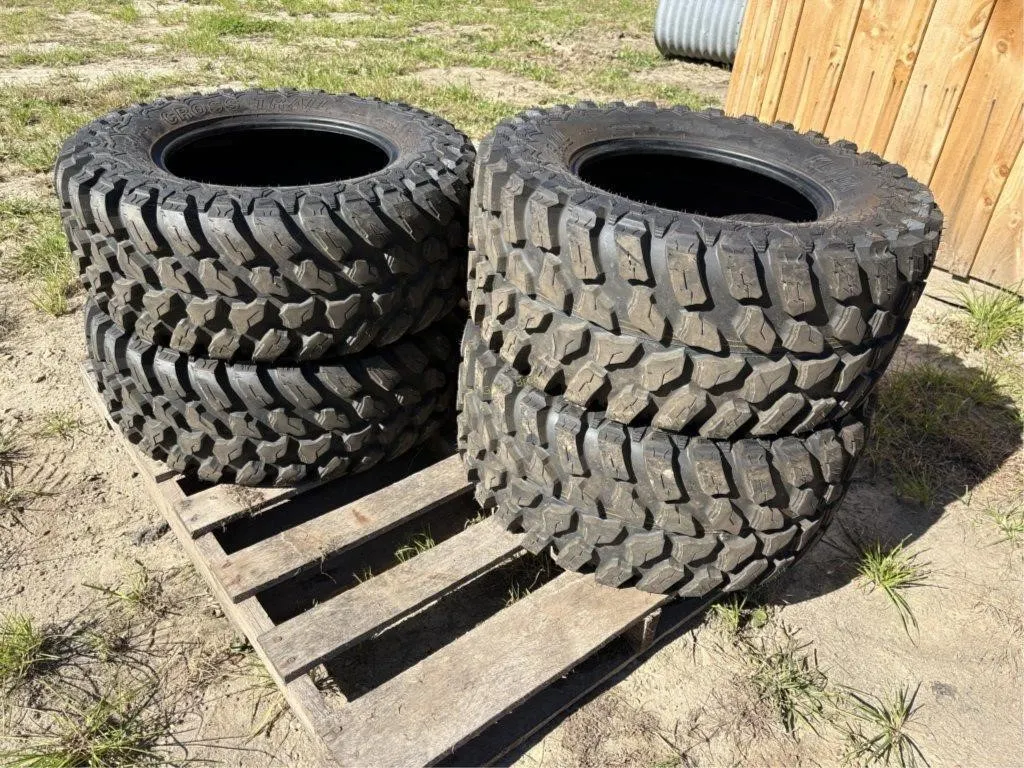 (4) 30 x 11.00 R15 UTV Tires