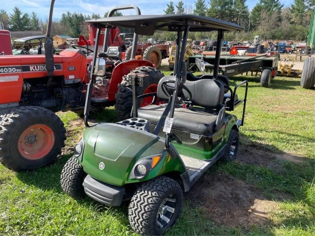 Yamaha Gas Powered Golf Cart