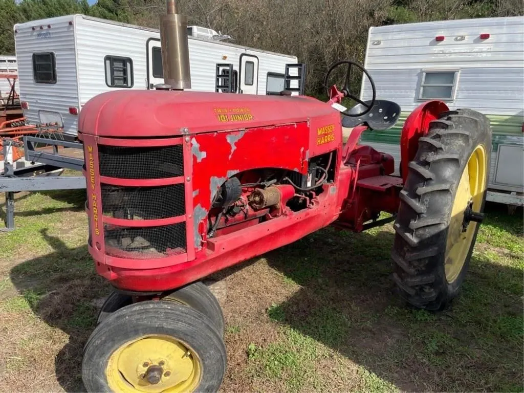 Massey Harris 101 Junior Tractor