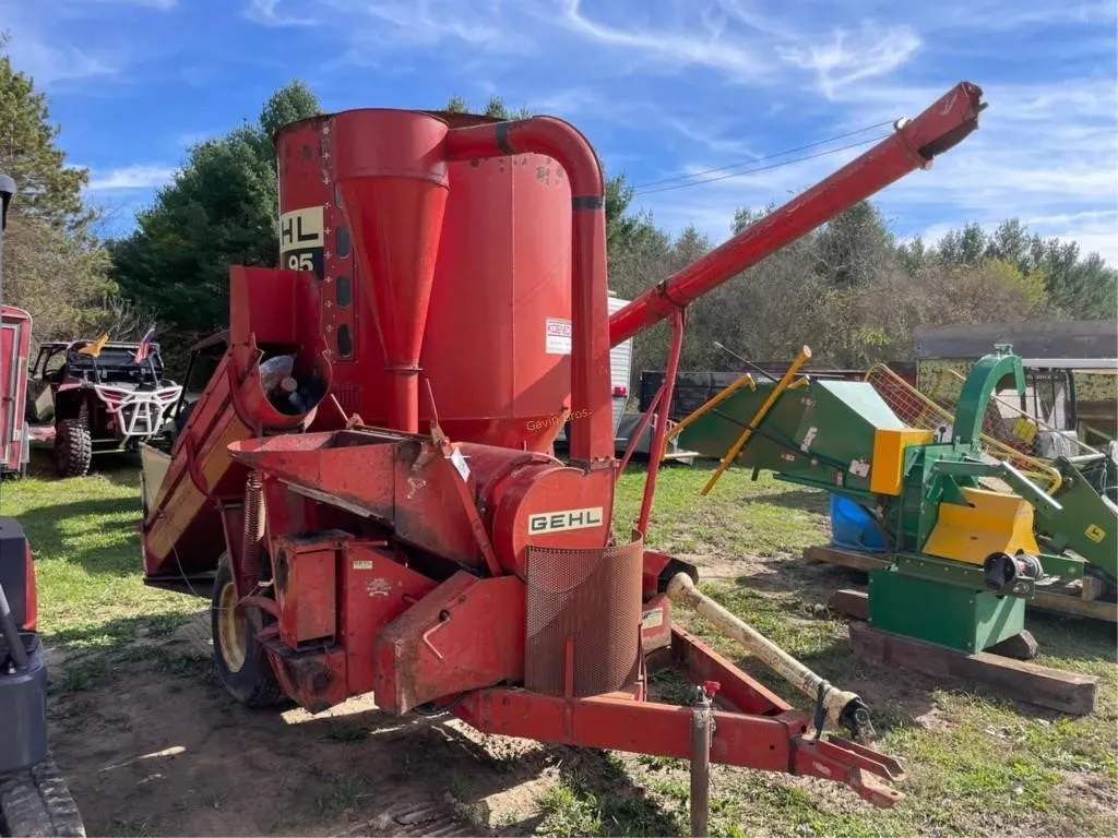Gehl 95 Feed Mill