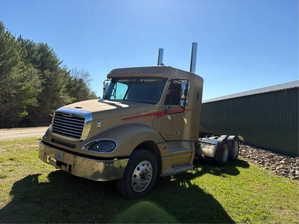 2007 Freightliner Columbia Semi Tractor