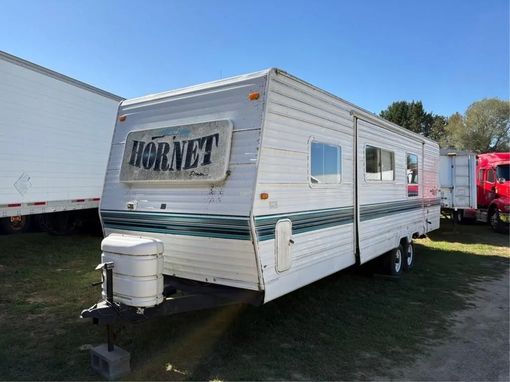 Hornet 31FSS Camper - AS IS NO TITLE