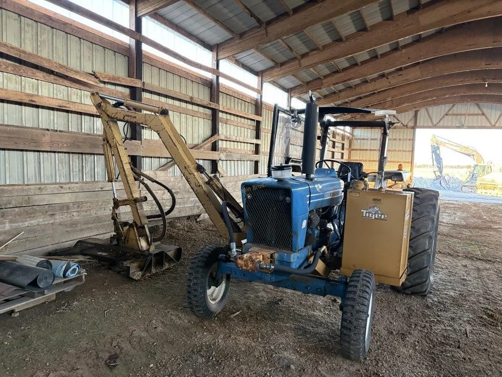 Ford 6600 Tractor w/Tiger Arm Mower - OFFSITE