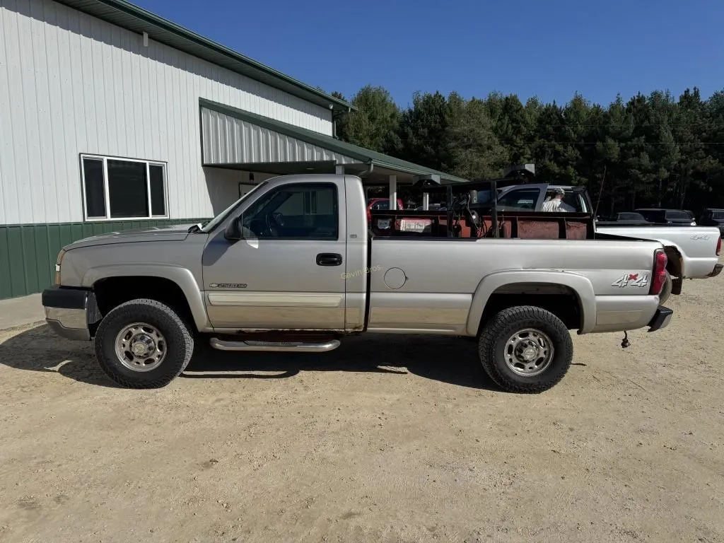 2004 Chevy Silverado 2500HD Pickup